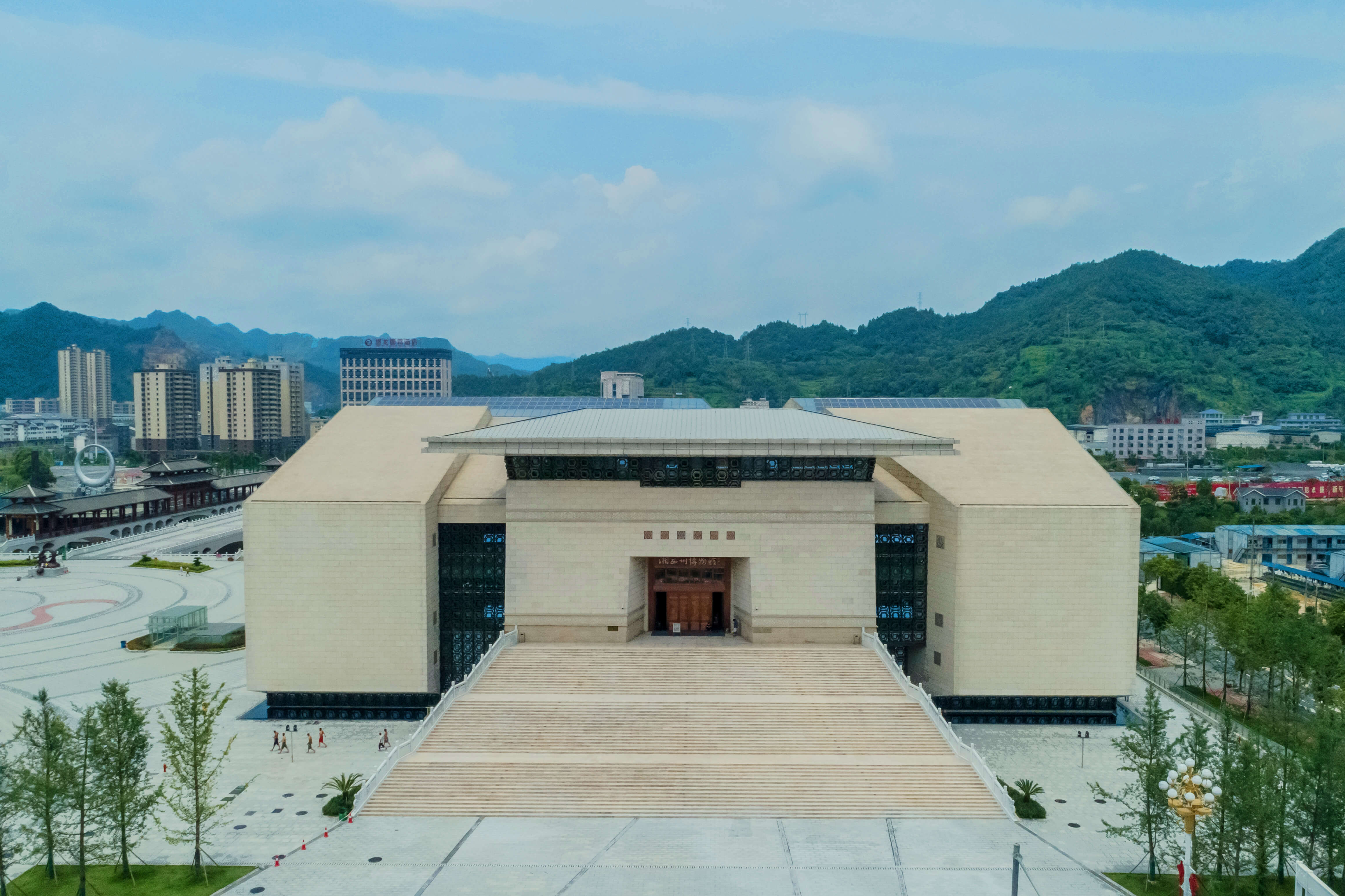 38湘西武陵山文化园项目（获2018-2019第一批鲁班奖）-2